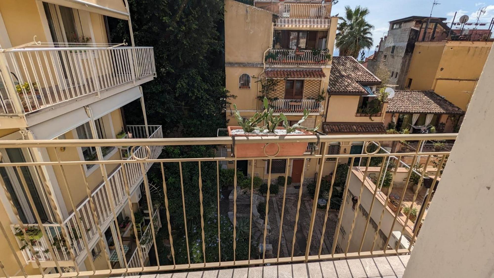 Opuntia Charming Rooms Taormina Eksteriør billede