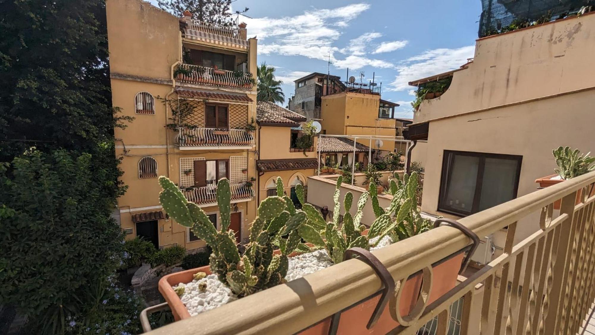Opuntia Charming Rooms Taormina Eksteriør billede