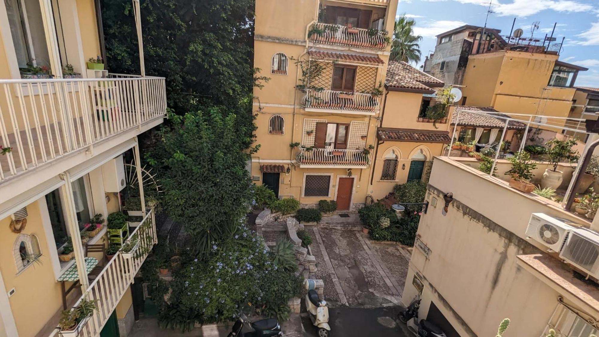 Opuntia Charming Rooms Taormina Eksteriør billede
